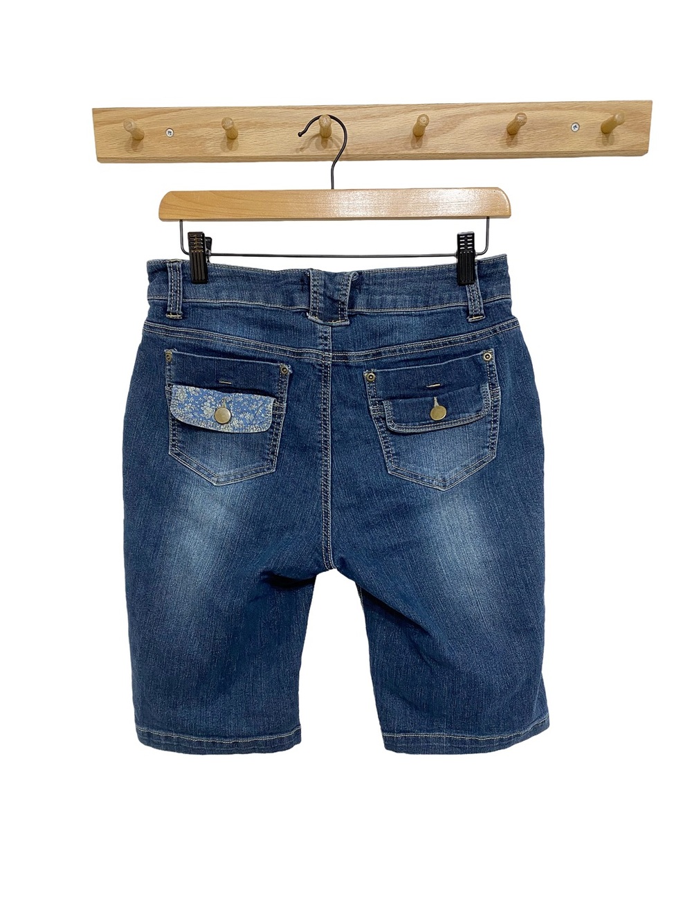 BACCINI | Y2K Denim Cargo Shorts - Dark Blue With Floral Details Size 8 Petite